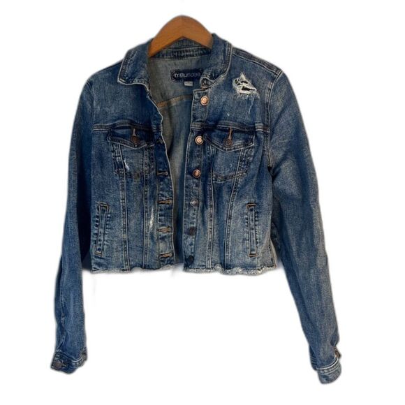 Maurices Destructed Distressed Denim Blue Jean Cropped Jacket Size Small - Picture 1 of 9